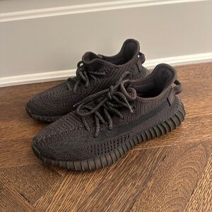 Yeezy 350 Black
